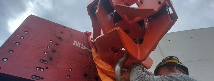 Pile driver vibration damper
