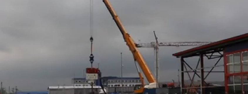 Vibration suppressor for vibratory hammer